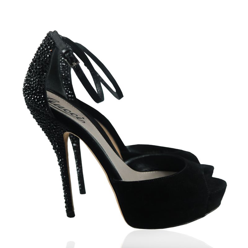Peep-toe-Christian-Louboutin-Cheyenne-Coudo-Nude