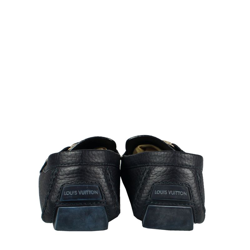 Mocassim-Louis-Vuitton-Couro-Azul-Escuro-Liso-com-Inicial-LV