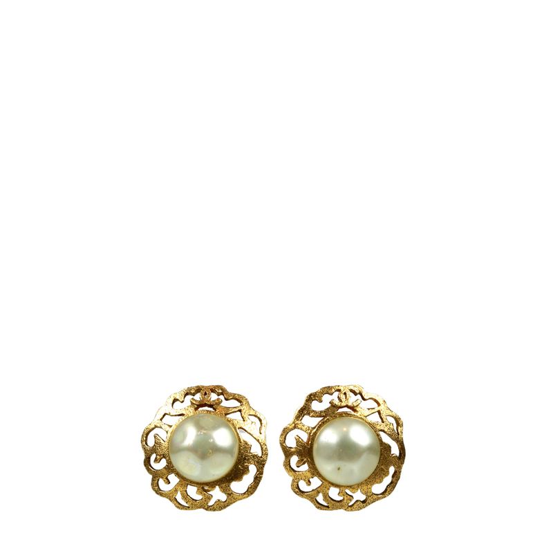 Brincos-Chanel-Vintage-Perola-Monograma-1