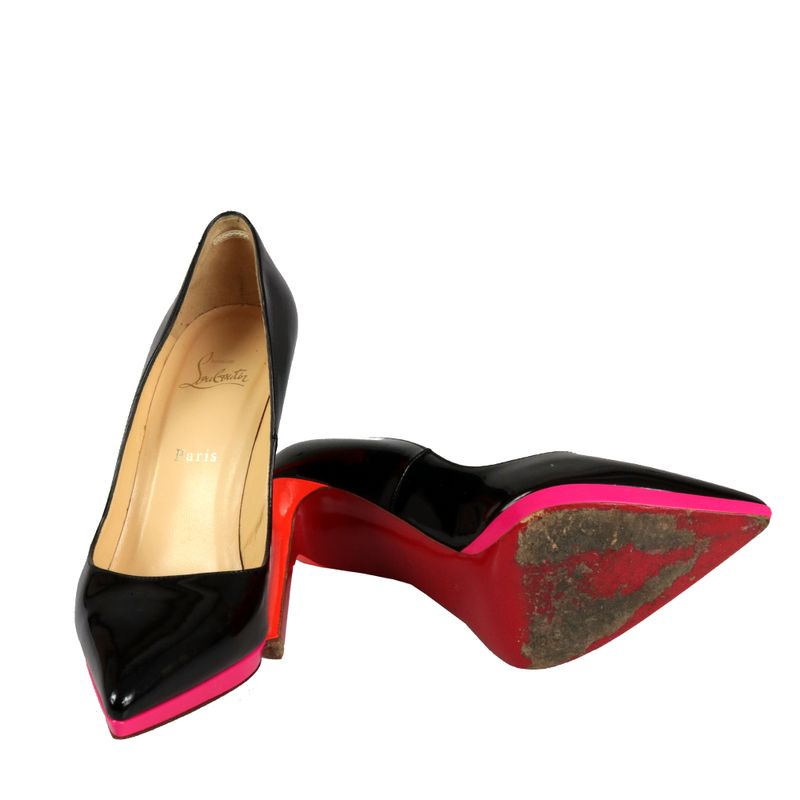 61016-Scarpin-Christian-Louboutin-Pigalle-Verniz-Preto-e-Neon
