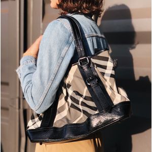 Bolsa Burberry Beat Check Verniz Preto
