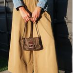 Bolsa-Fendi-Baguette-Monograma-Mini