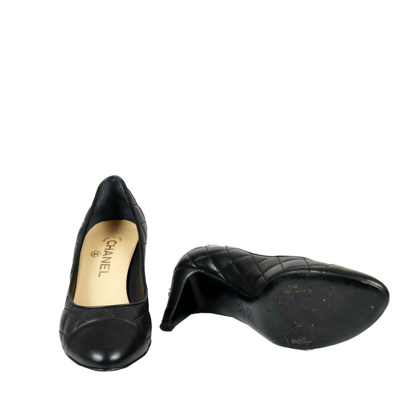 Scarpin-Chanel-Couro-Preto-Matelasse