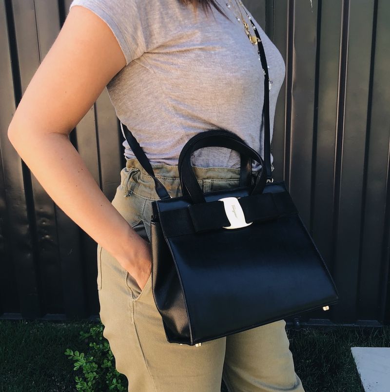 Bolsa-Salvatore-Ferragamo-Vara-Bow-Couro-Preto