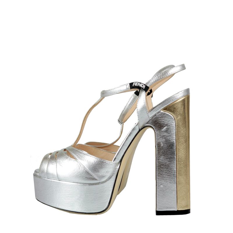 Sandalia-Fendi-Prateada