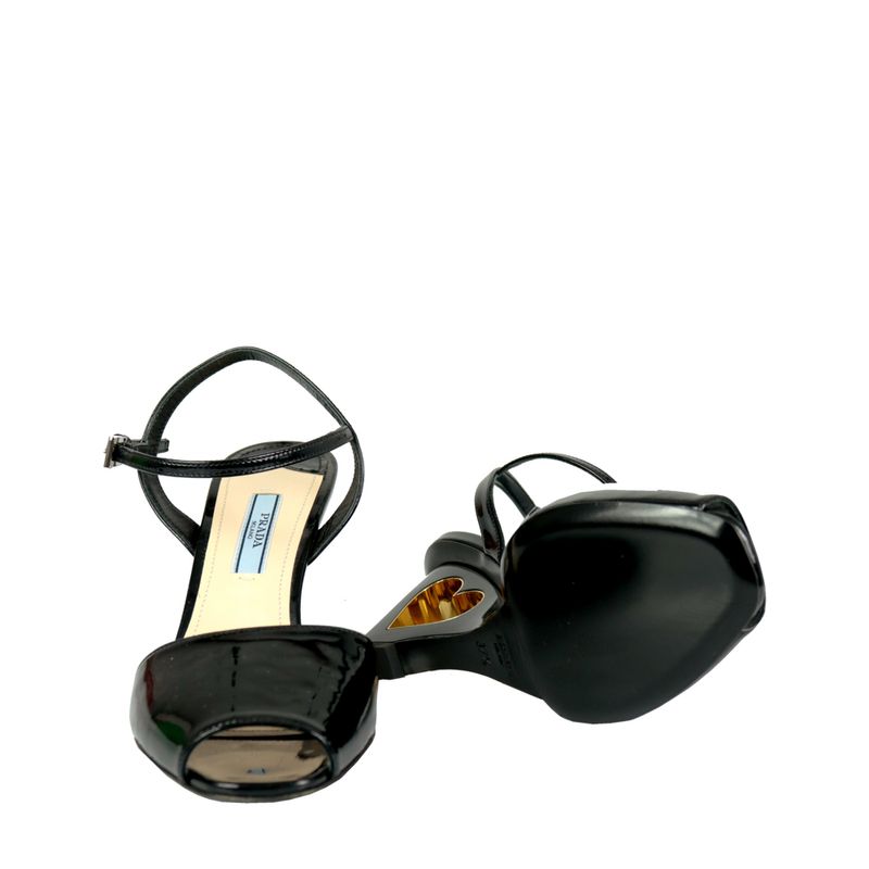 Sandalia-Prada-Coracao-Verniz-Preto