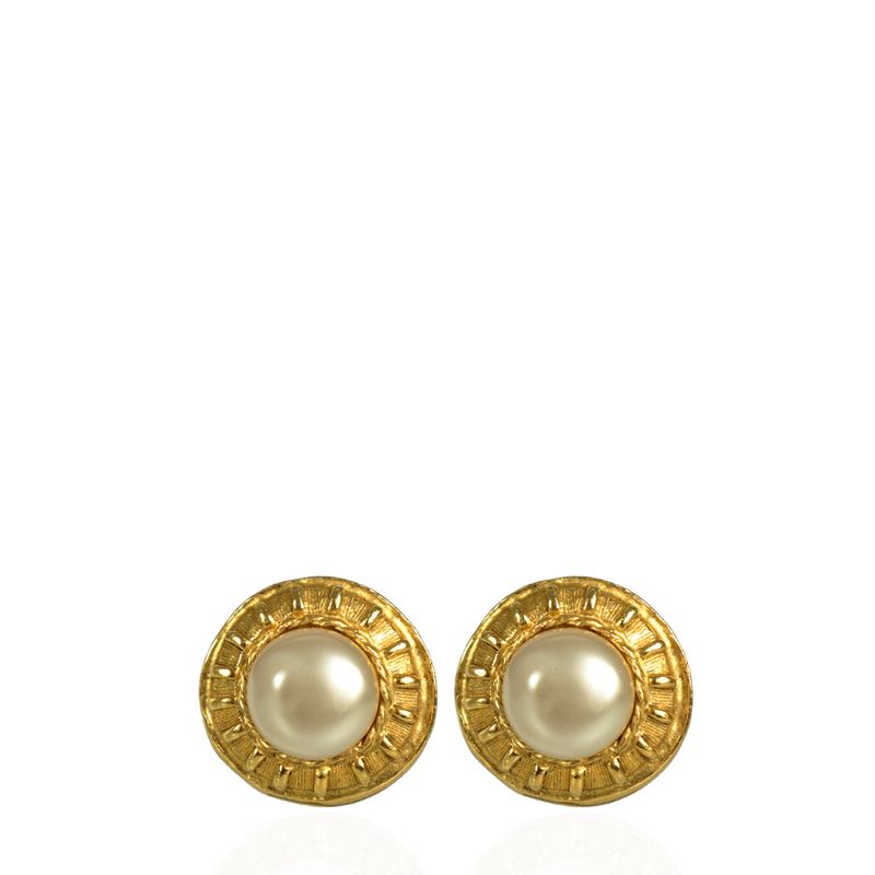 Brinco-de-Pressao-Chanel-Perola-Vintage