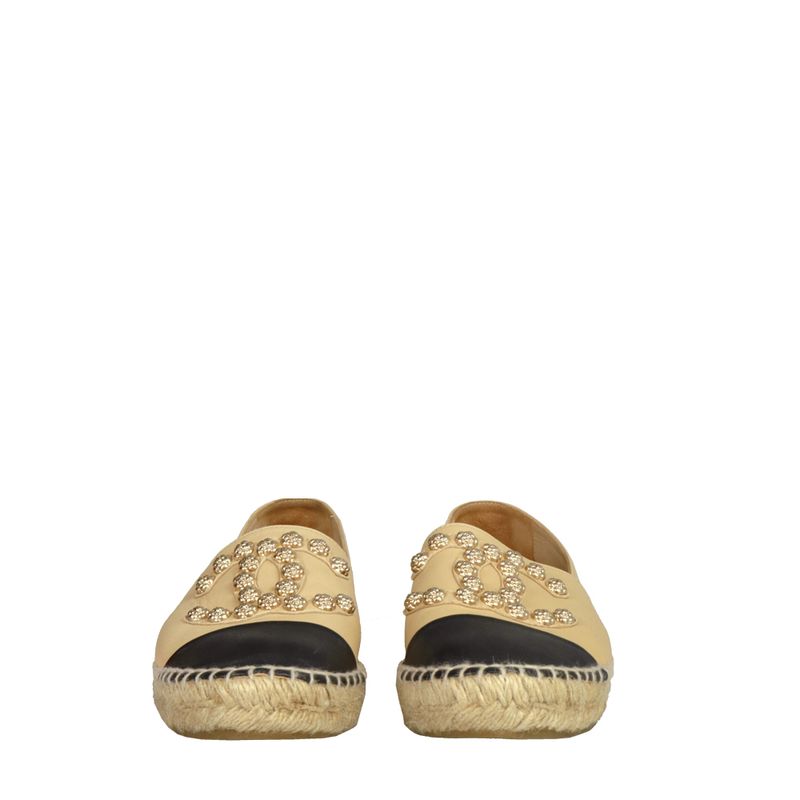 Alpargata-Chanel-Couro-Bicolor-com-Aplicacoes