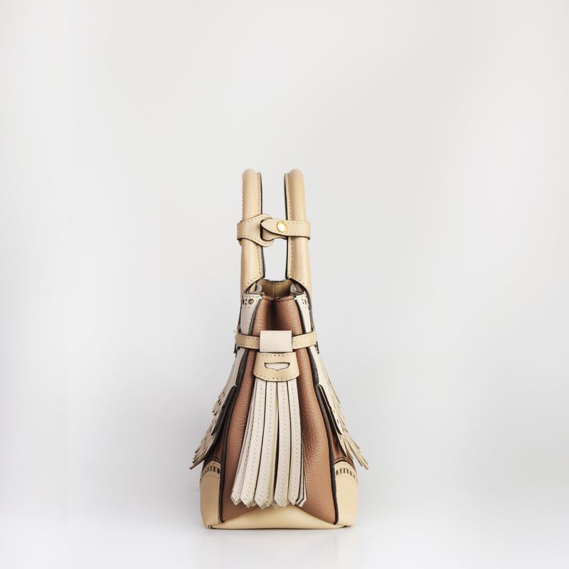 Bolsa-Burberry-Banner-Couro-Bege-com-Franjas