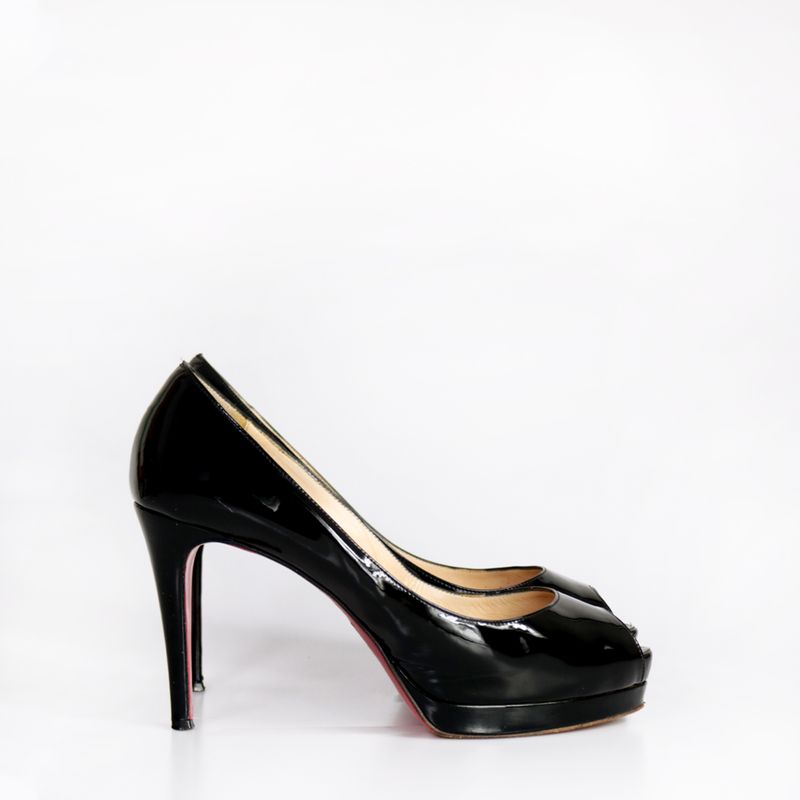 62044-Peep-Toe-Christian-Louboutin-Verniz-Preto