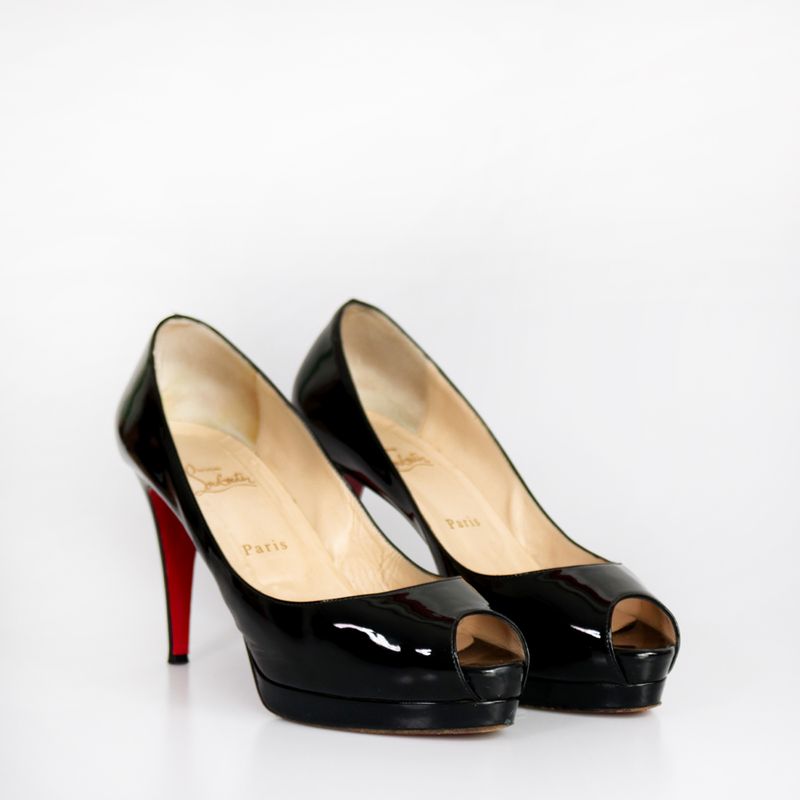 62044-Peep-Toe-Christian-Louboutin-Verniz-Preto