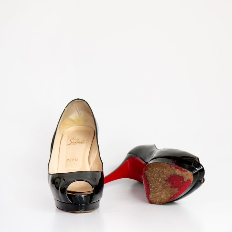 62044-Peep-Toe-Christian-Louboutin-Verniz-Preto