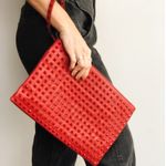 Maxi-Clutch-Valentino-Rockstud-Vermelha