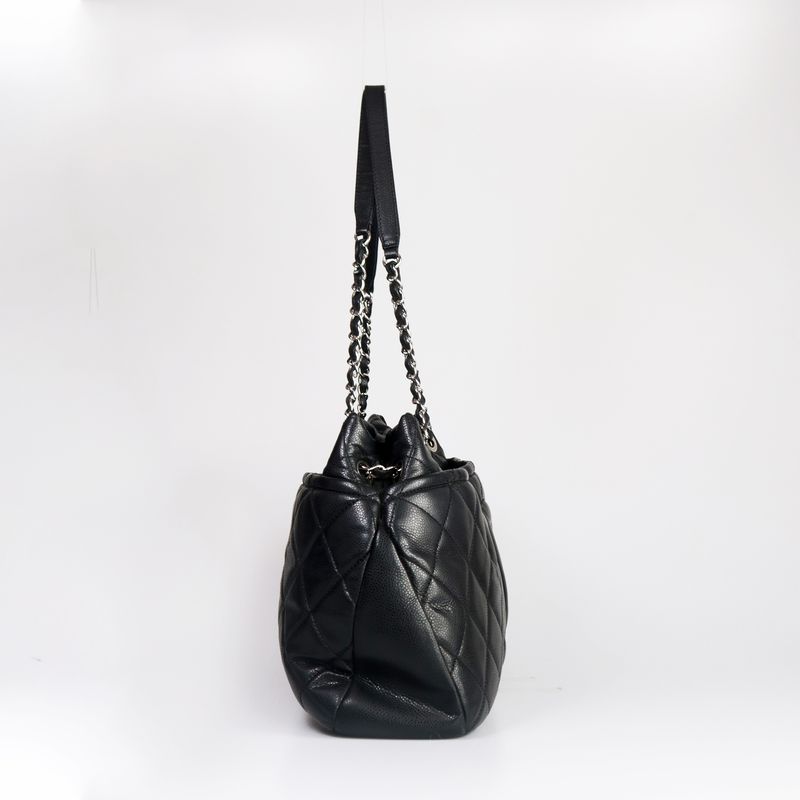 Bolsa-Chanel-Couro-Caviar-Preto