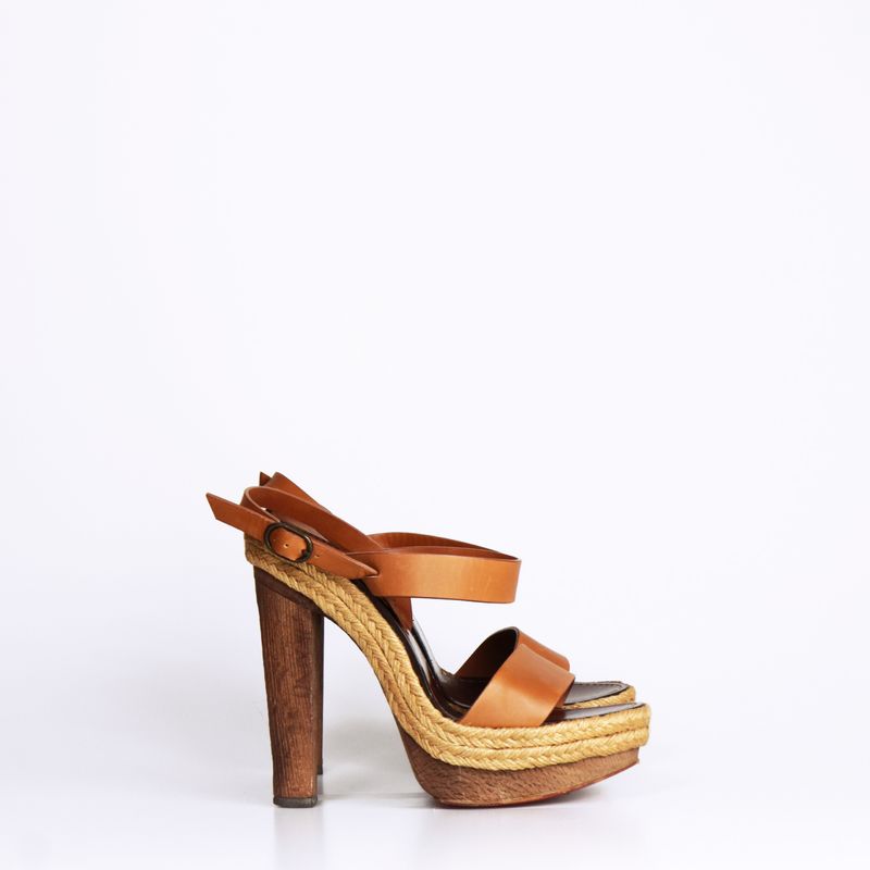 62114-Sandalia-Christian-Louboutin-Madeira-1