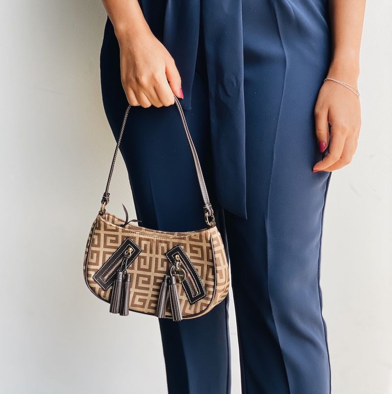 Mini-Bolsa-Givenchy-Monograma