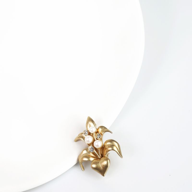 Broche-Swarovski-Lirio-Perola