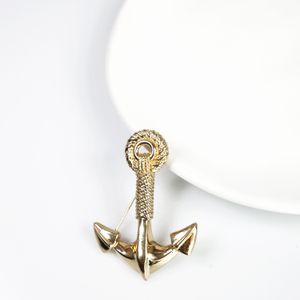 Broche Christan Dior Ancora Dourado
