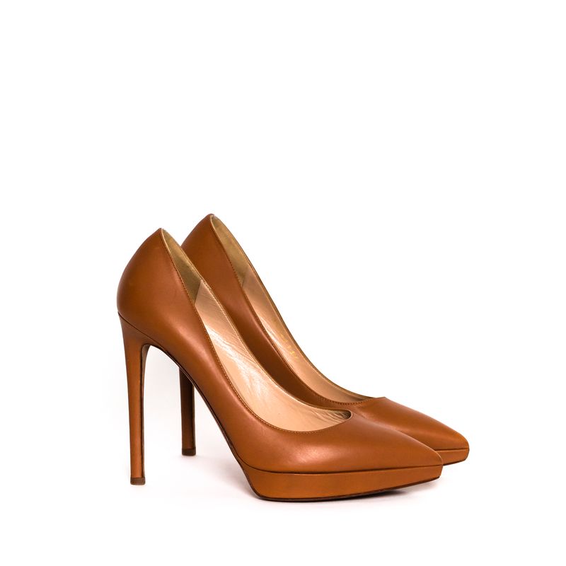 Scarpin-Valentino-Couro-Caramelo