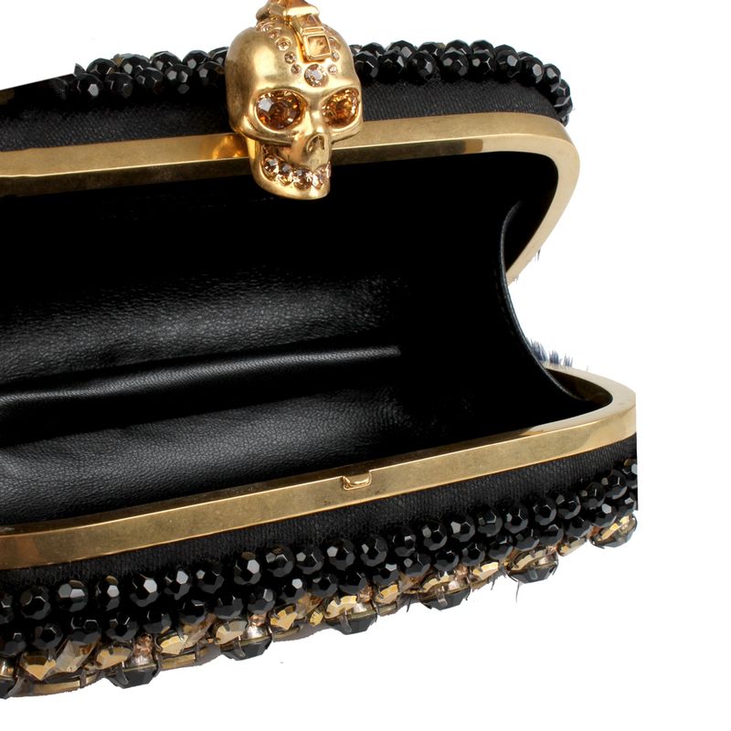 Clutch-A.-Mc-Queen-Plumas-Marinho