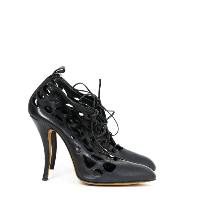 62506-Sapato-Manolo-Blahnik-Couro-Preto-1