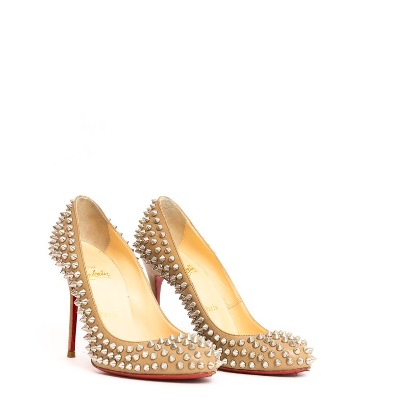 62542-Pump-Christian-Louboutin-Bege-Spikes