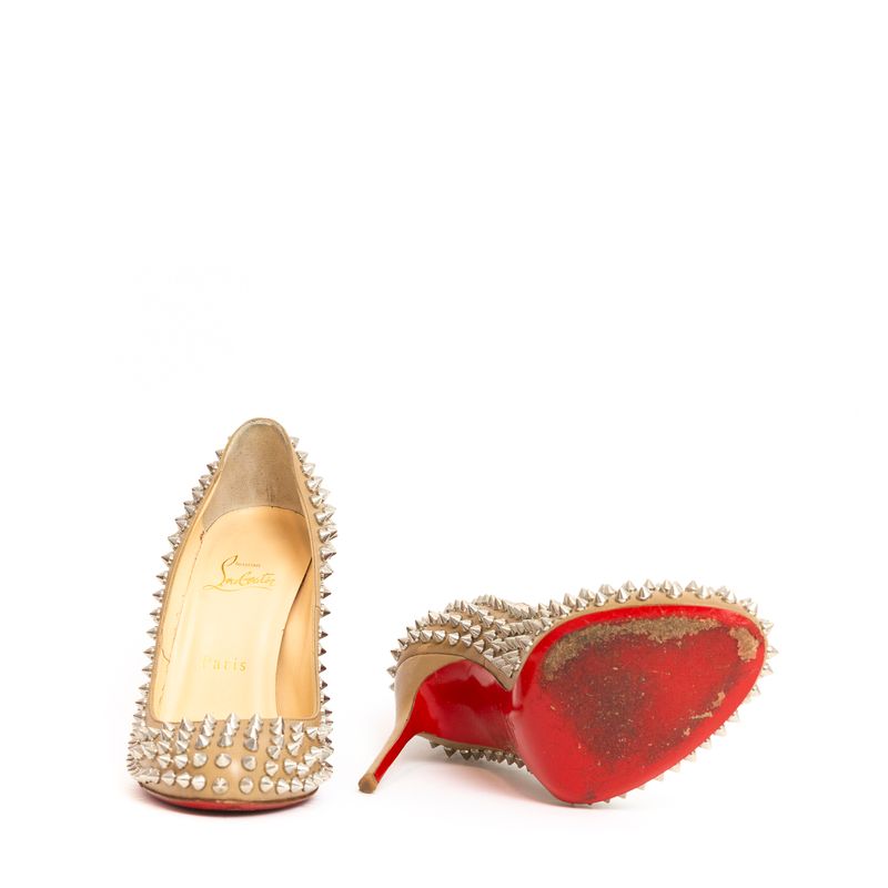 62542-Pump-Christian-Louboutin-Bege-Spikes