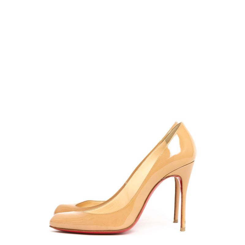 62543-Pump-Christian-Louboutin-Verniz-Bege