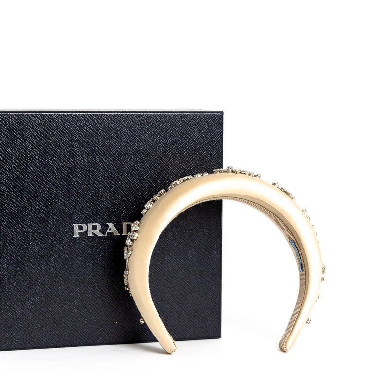 Tiara-Prada-Pedraria-Seda-Creme