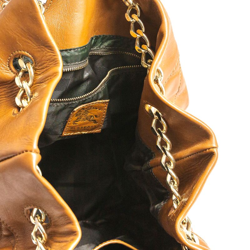 Bolsa-Burberry-Bucket-Matelasse-Caramelo