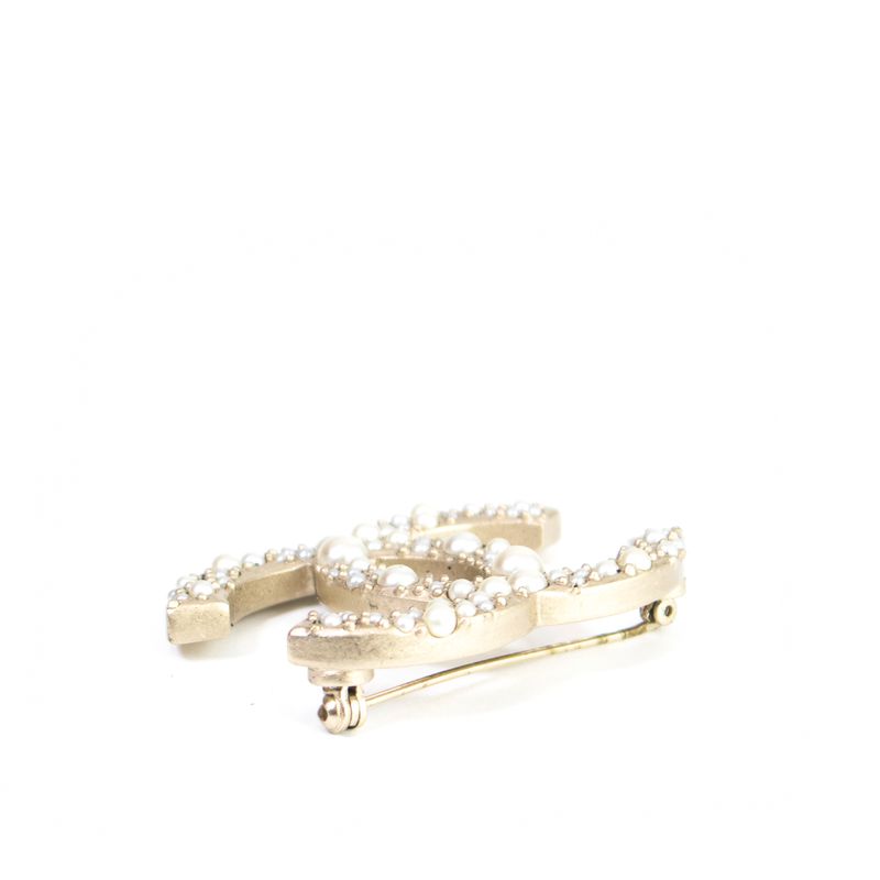 Broche-Chanel-CC-Strass