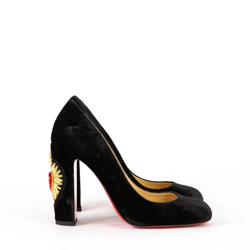 Sapato-Christian-Louboutin-Sagrado-Coracao