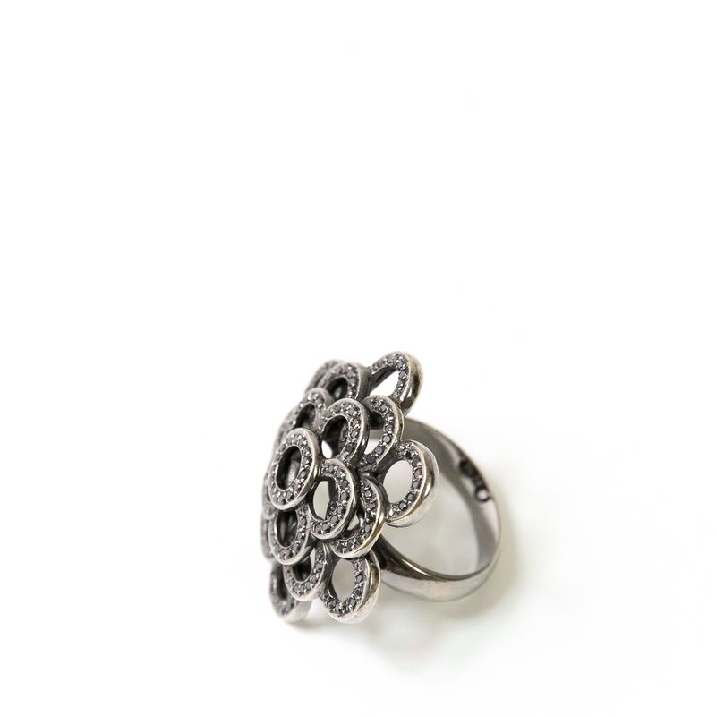 62741-Anel-Carla-Amorim-Arredores-Ouro-Negro-e-Brilhantes
