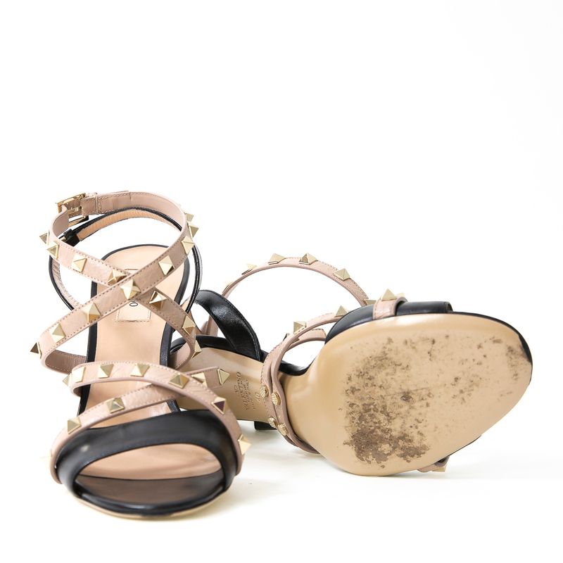 Sandalia-Valentino-Rockstud-Bege-e-Preto