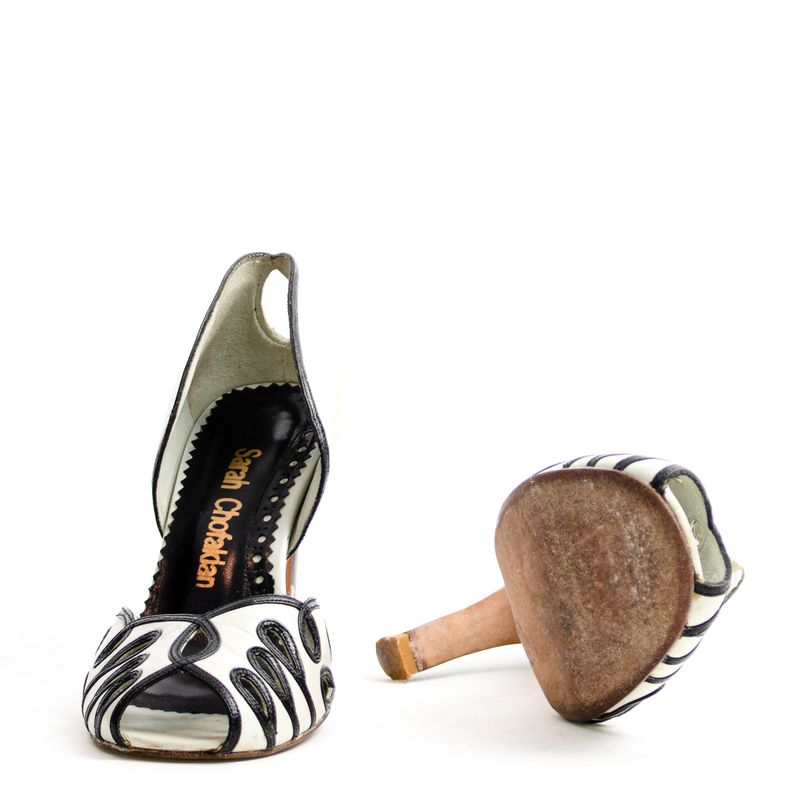 Scarpin-Sarah-Chofakian-Preto-e-Branco