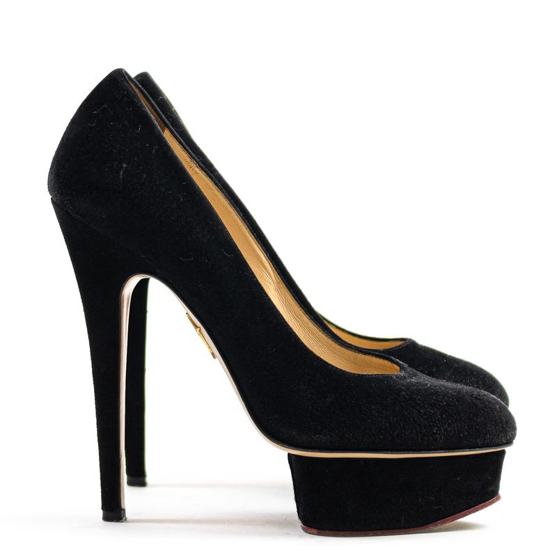 Pump-Charlotte-Olympia-Camurca-Preto