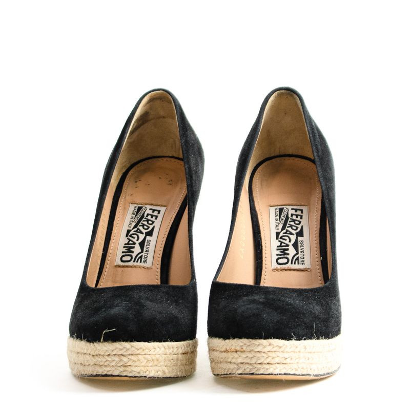 Plataforma-Ferragamo-Camurca-Preta