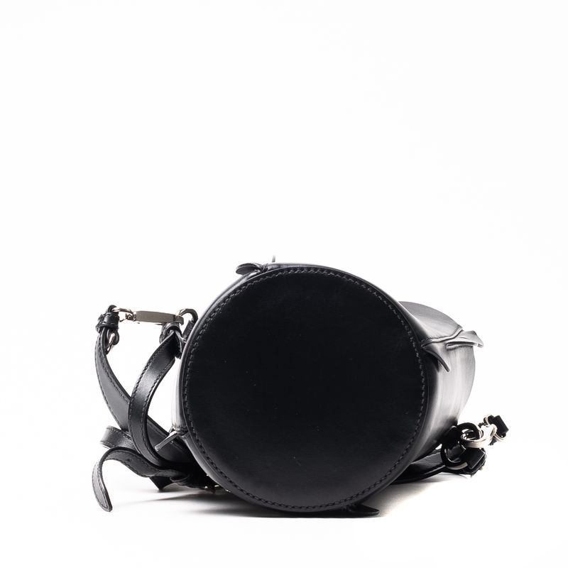 62951-Bolsa-Miu-Miu-Scalloped-Bucket-Couro-Preto-6