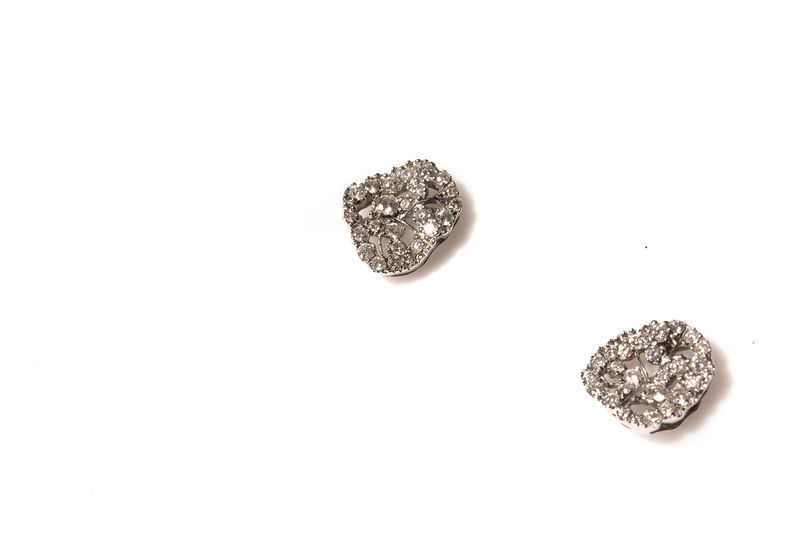 Brinco-H.Stern-Giverny-Ouro-Branco-com-Diamantes