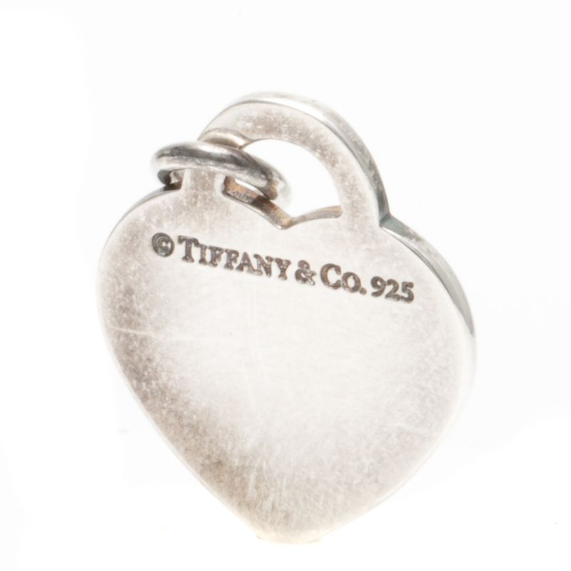 63082-Berloque-de-coracao-Return-to-Tiffany_CO