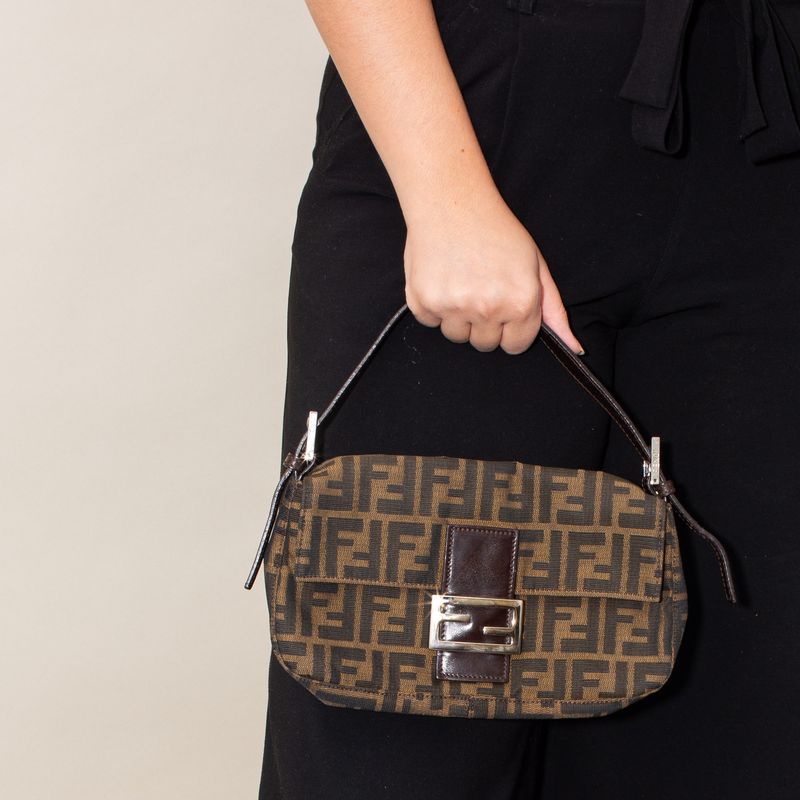 Bolsa-Fendi-Baguette-Zucca