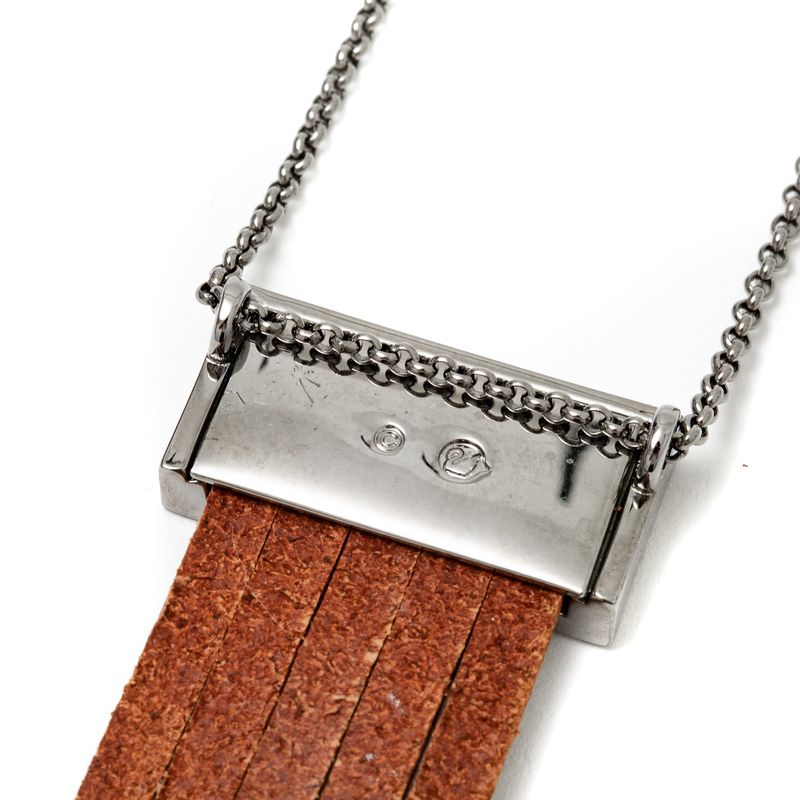 Colar-Swarovski-Metal-Chumbo-e-Couro