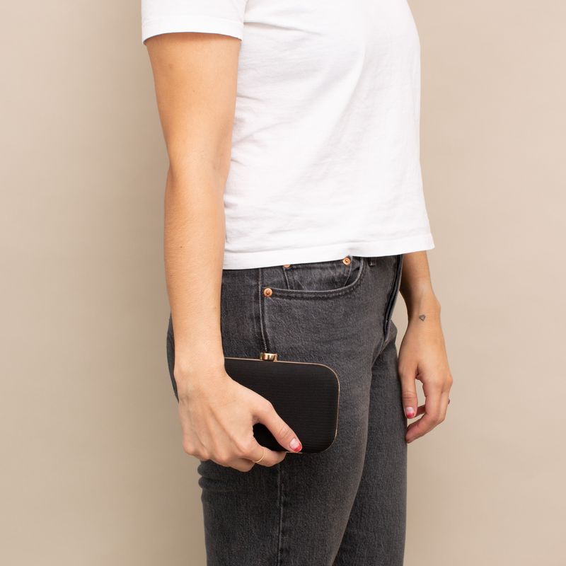 Clutch-Giorgio-Armani-Preta