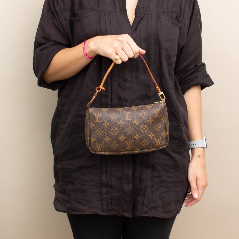 Pochette-Louis-Vuitton-Monograma