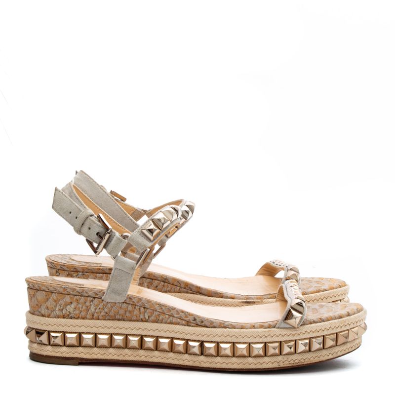 63451-Sandalia-Espadrille-Christian-Louboutin-Studs-Bege