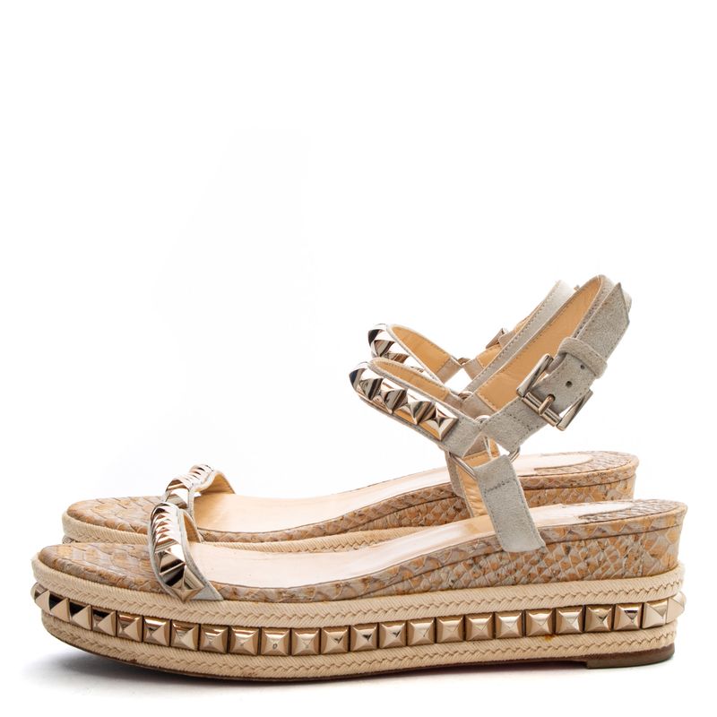 63451-Sandalia-Espadrille-Christian-Louboutin-Studs-Bege