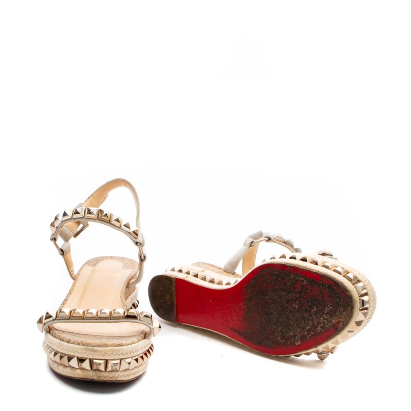 63451-Sandalia-Espadrille-Christian-Louboutin-Studs-Bege