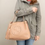 Bolsa-Gucci-Soho-Chain-Tote-Nude