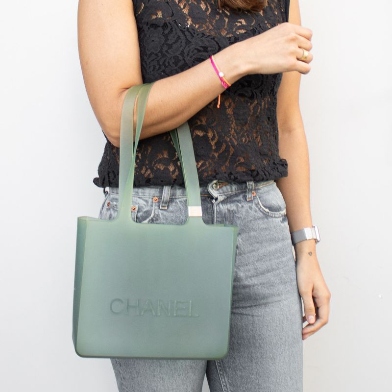 Bolsa-Chanel-Logo-Jelly-Tote
