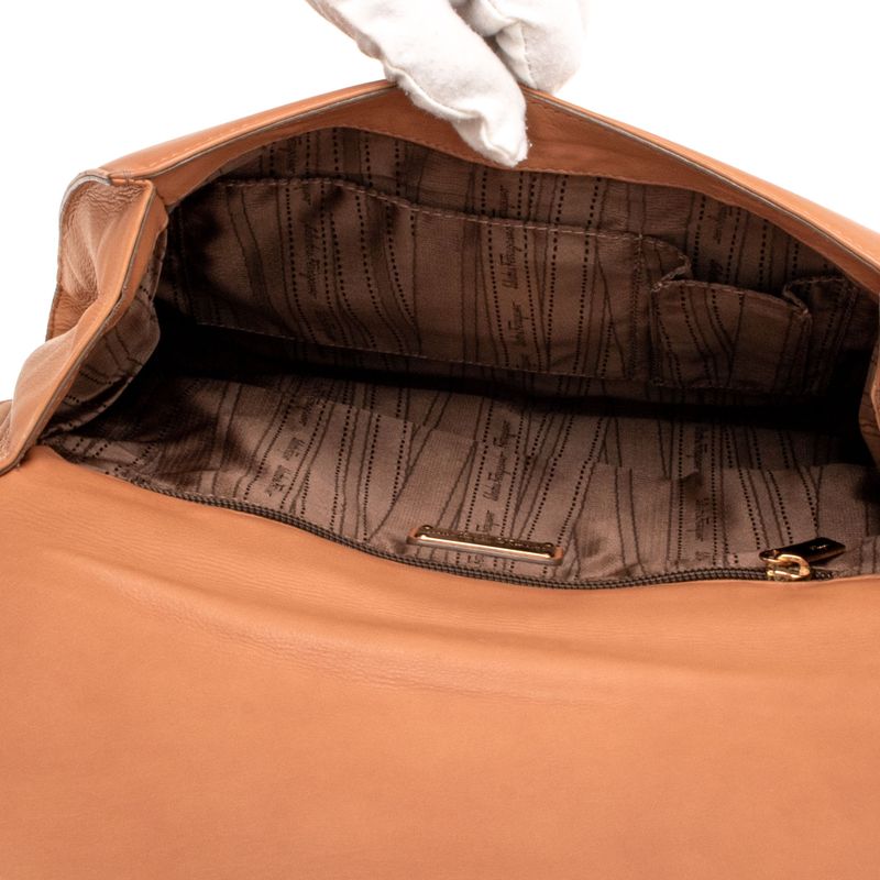 Bolsa-Salvatore-Ferragamo-Caramelo